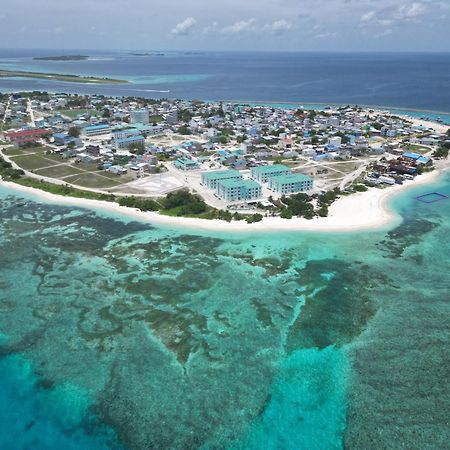 One The Island Hotel Naifaru Bagian luar foto