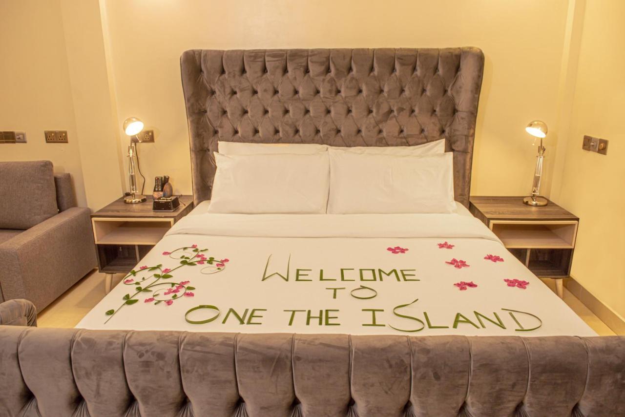 One The Island Hotel Naifaru Bagian luar foto